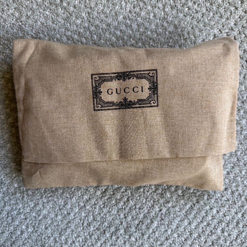 Gucci GG Marmont Vertical Phone Crossbody Bag Matelassé Leather Mini - Picture 14 of 15